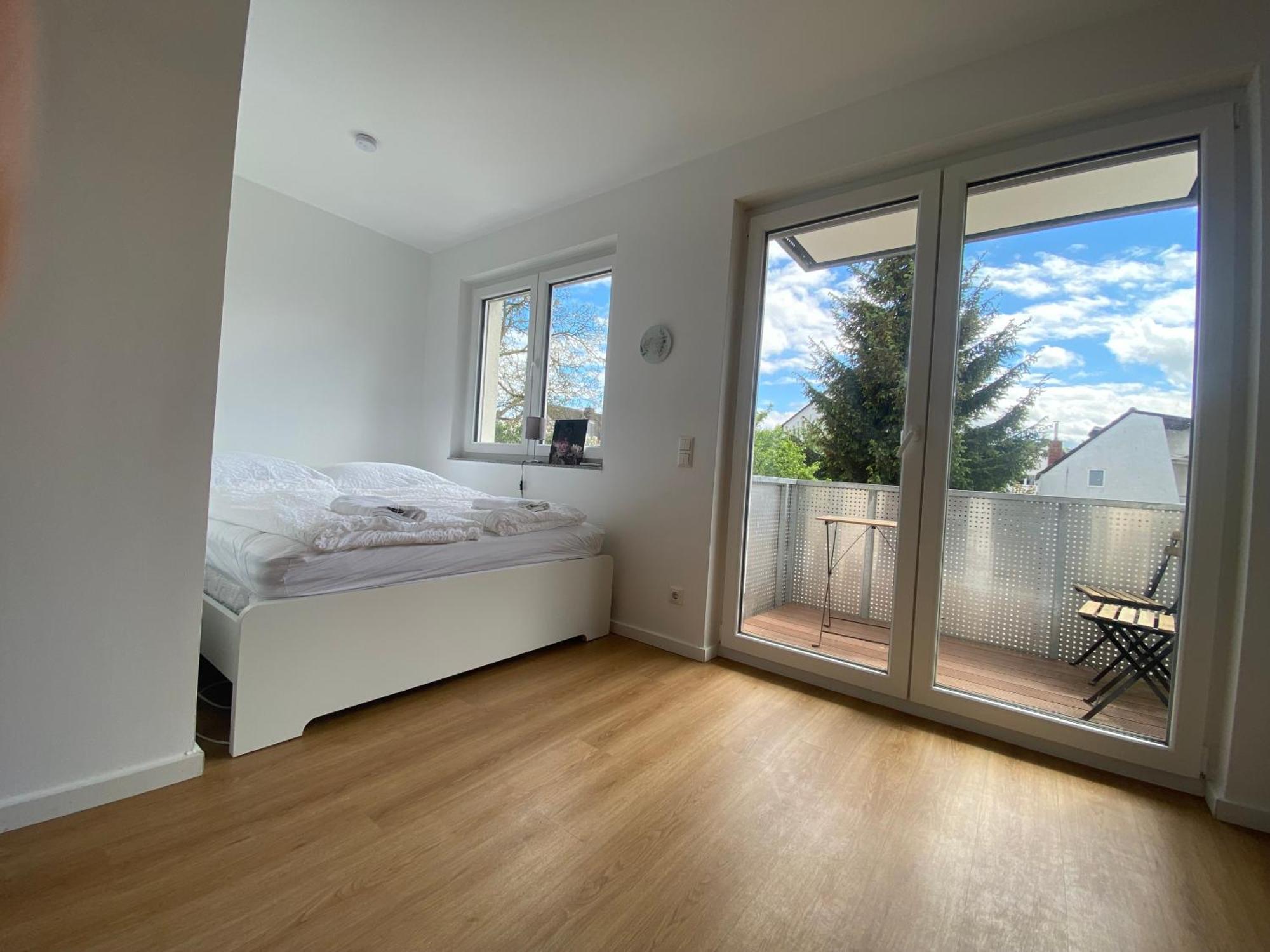 Lux * Moerfelden-Walldorf